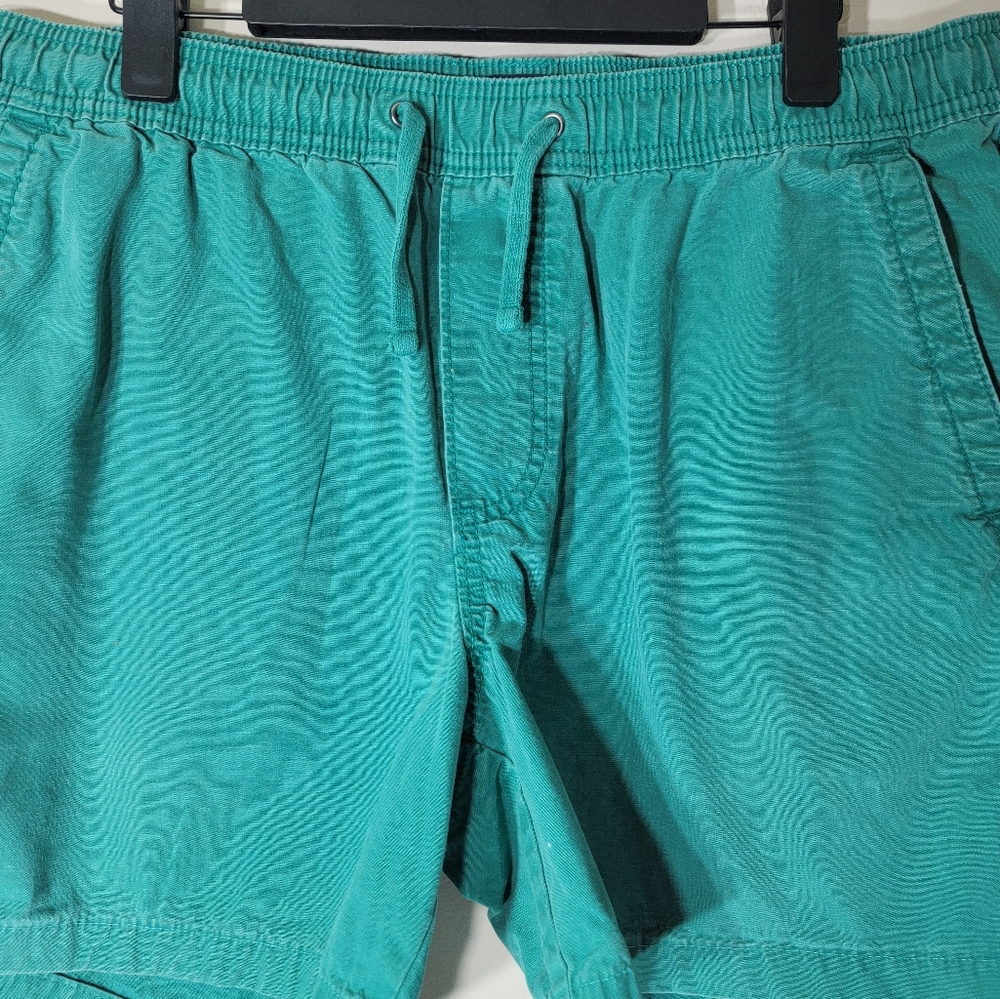 4/$25 GAP Khakis Men's Green Shorts Large - Picture 2 of 5